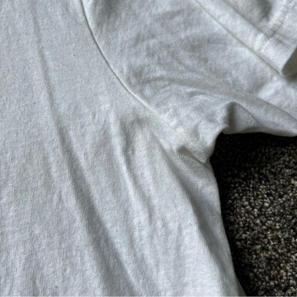 Men’s Tampa Bay Buccaneers shirt. - Picture 4 of 11